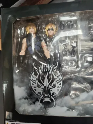 Nuevo! Play Arts Kai Cloud Strife & Fenrir Moto