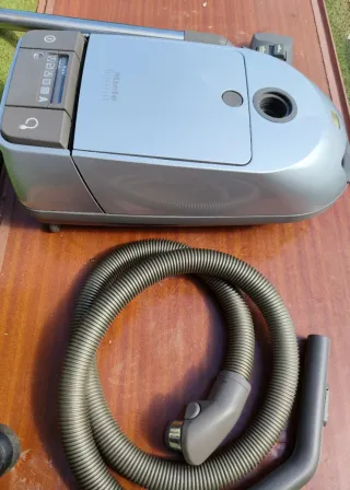 Aspiradora Miele Plata