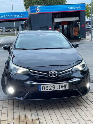 Toyota Avensis 2016
