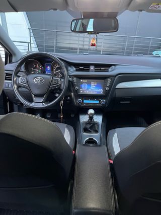 Toyota Avensis 2016