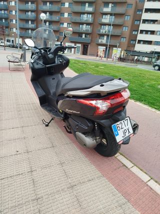 Kymco Super Dink 300i 2016 Negra