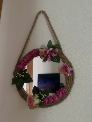 Espejo Decorativo con Flores y Cuerda