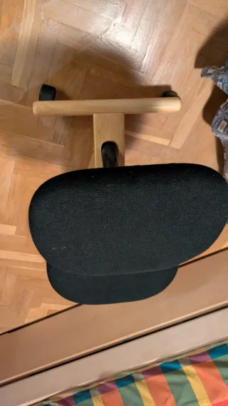 Silla ergonómica rodillas teletrabajo