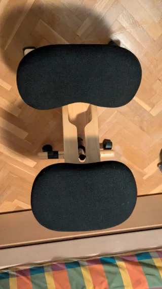 Silla ergonómica rodillas teletrabajo