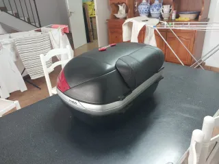 Maleta GIVI con respaldo y 2 llaves