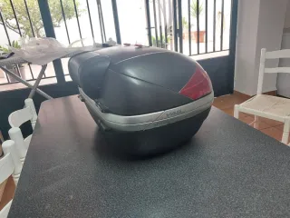 Maleta GIVI con respaldo y 2 llaves