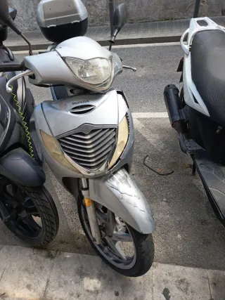 Honda SH 150 del año 2007 ITV hasta 2027