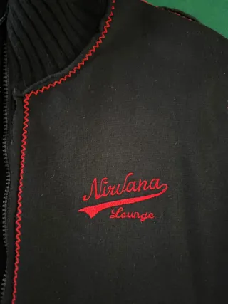 Giacca lana vergine per uomo nera con bordi rossi