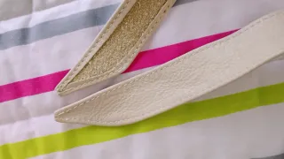 Cinturón beige para vestidos