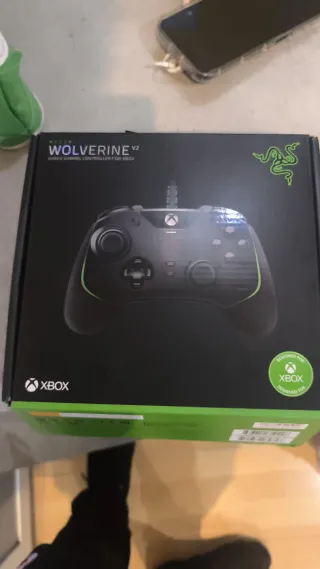 Xbox Series X con Mando Rojo