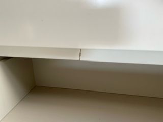 Cómoda metálica blanca