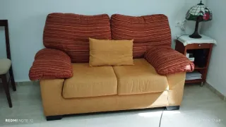 Sofá de 2 plazas tela naranja y rojo