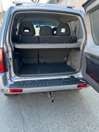 Mitsubishi Montero 2005