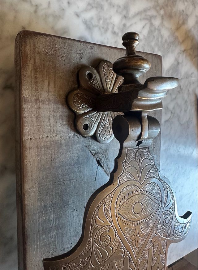 Aldaba Mano de Fátima Bronce