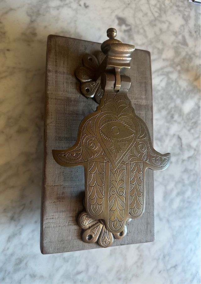 Aldaba Mano de Fátima Bronce