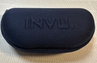 Occhiali da sole INVU polarizzati con custodia