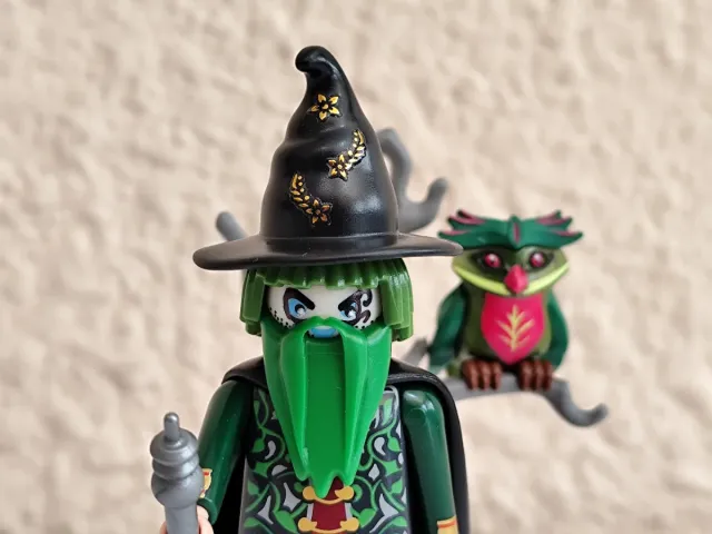 Playmobil Brujo con Búho y Árbol