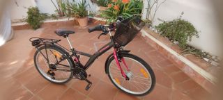 Bicicleta BTwin Mistigirl 500 24" Negra y Rosa