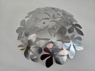 Frutero de metal plateado diseño floral