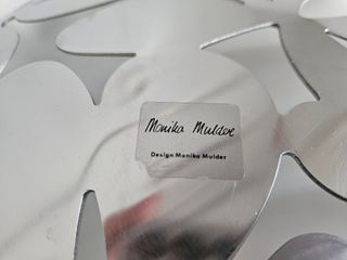 Frutero de metal plateado diseño floral