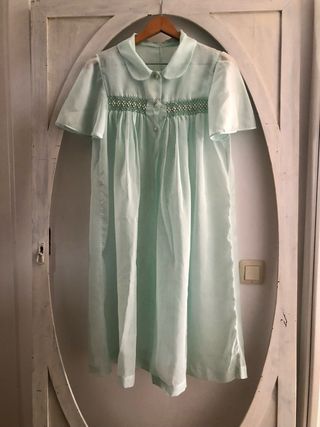 Bata vintage bordada punto smock