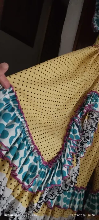 Vestido de gitana amarillo con lunares