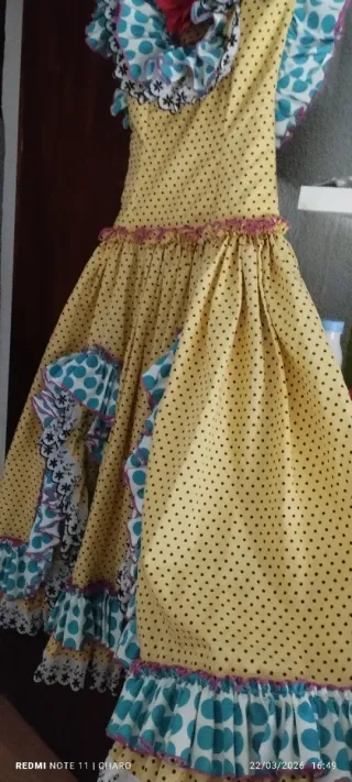 Vestido de gitana amarillo con lunares