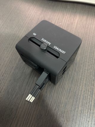 Adaptador Enchufe Universal Todo en Uno