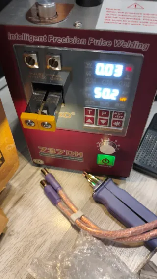 Soldador por puntos SUNKKO 737D