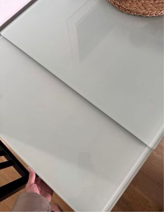 Elegante mesa de comedor cristal y madera