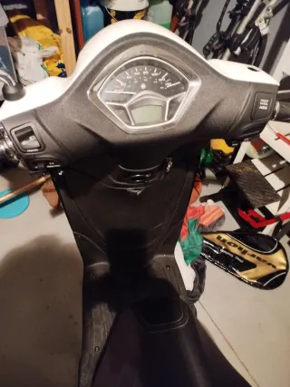 Piaggio Liberty ABS A125 Scooter Blanca