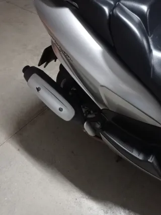 Yamaha 125cc Plata Maxi Scooter