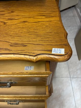 Cómoda de madera con 4 cajones