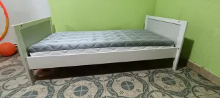 Cuna convertible 70x140cm, con colchón