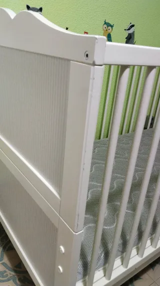 Cuna convertible 70x140cm, con colchón