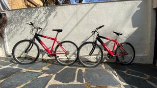 Bicicletas BTT Roja y Negra