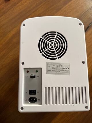 Nevera pequeña AstroAI