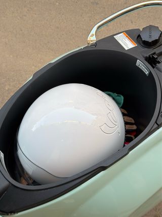 Vespa Primavera 125cc Scooter