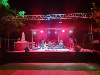 Equipo de sonido das audio, mesas y luces