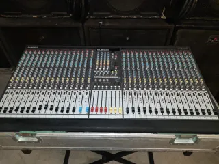 Equipo de sonido das audio, mesas y luces