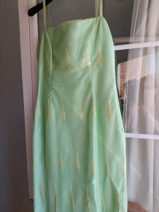 Vestid ceremonia verde agua con bordados