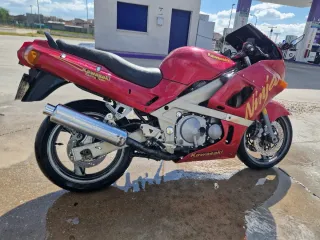 Kawasaki ZZR 600 Roja y Dorada
