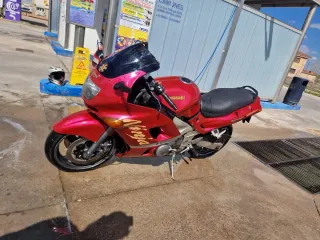 Kawasaki ZZR 600 Roja y Dorada