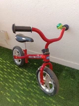 Bicicleta de equilibrio Chicco Roja