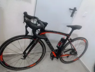 Bicicleta de carretera SAVA.
