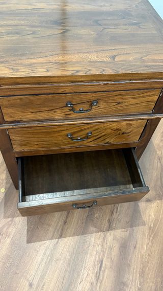 Cómoda de madera maciza