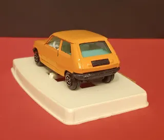 Auto Renault R-5 (N. 14) guisval