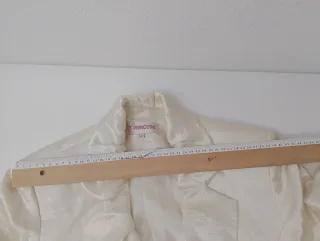 Blazer crudo brillo adornos cristales talla 44