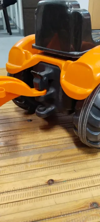 Tractor de pedales para niños con remolque
