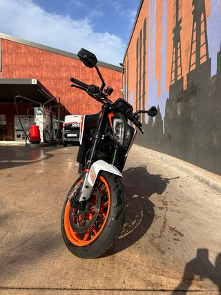 KTM Duke 890R Track Pack